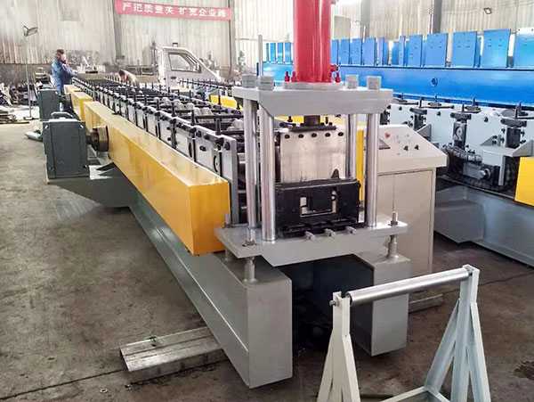 打包箱底梁設(shè)備 打包箱底梁設(shè)備